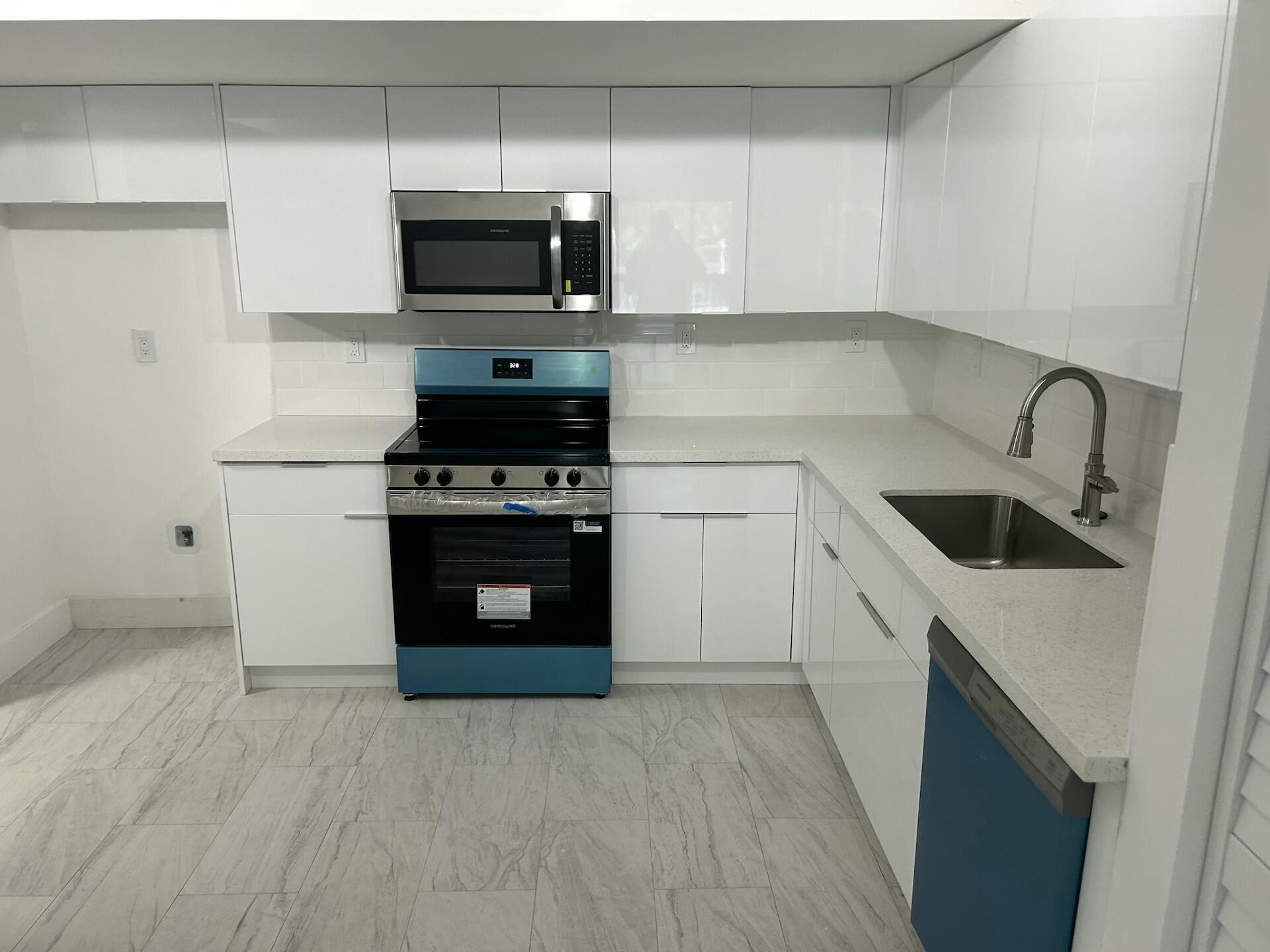 BELASERA AT PINE ISLAND CONDO - Residential