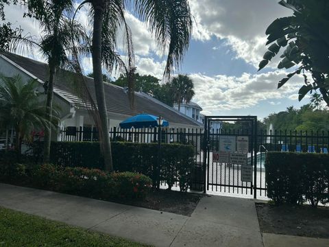 Tiny photo for 701 N Pine Island Road #304, Plantation, FL 33324 (MLS # B26018594)