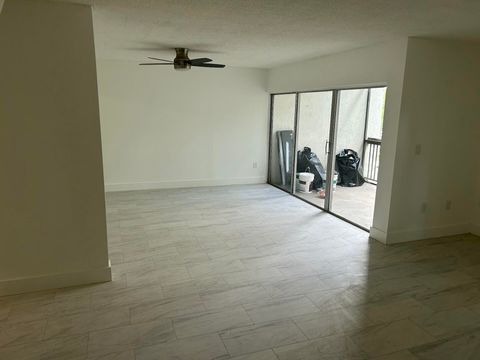 Tiny photo for 701 N Pine Island Road #304, Plantation, FL 33324 (MLS # B26018594)