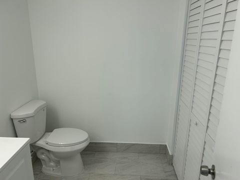 Tiny photo for 701 N Pine Island Road #304, Plantation, FL 33324 (MLS # B26018594)