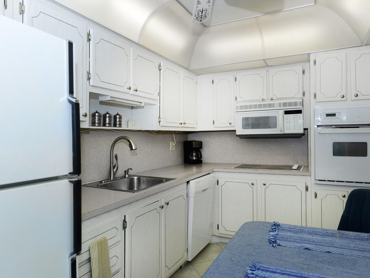 PATRICIAN OF PALM BEACH C - Residential Lease