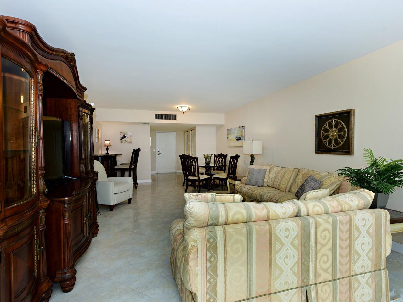 PATRICIAN OF PALM BEACH C - Residential Lease