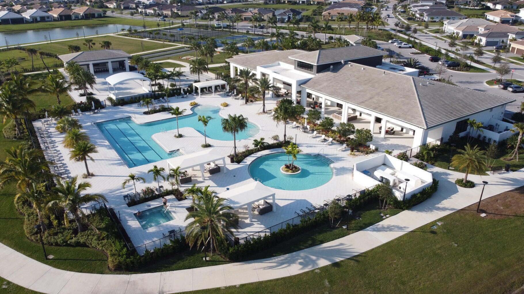 CRESSWIND PALM BEACH PHASE 3 - Residential