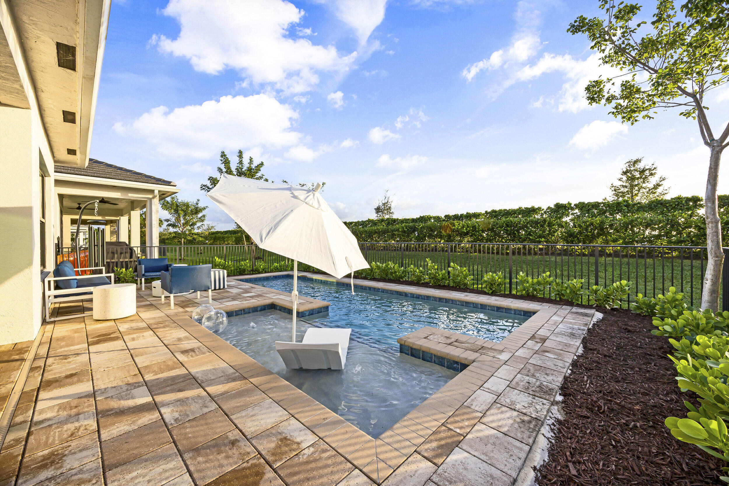 CRESSWIND PALM BEACH PHASE 3 - Residential