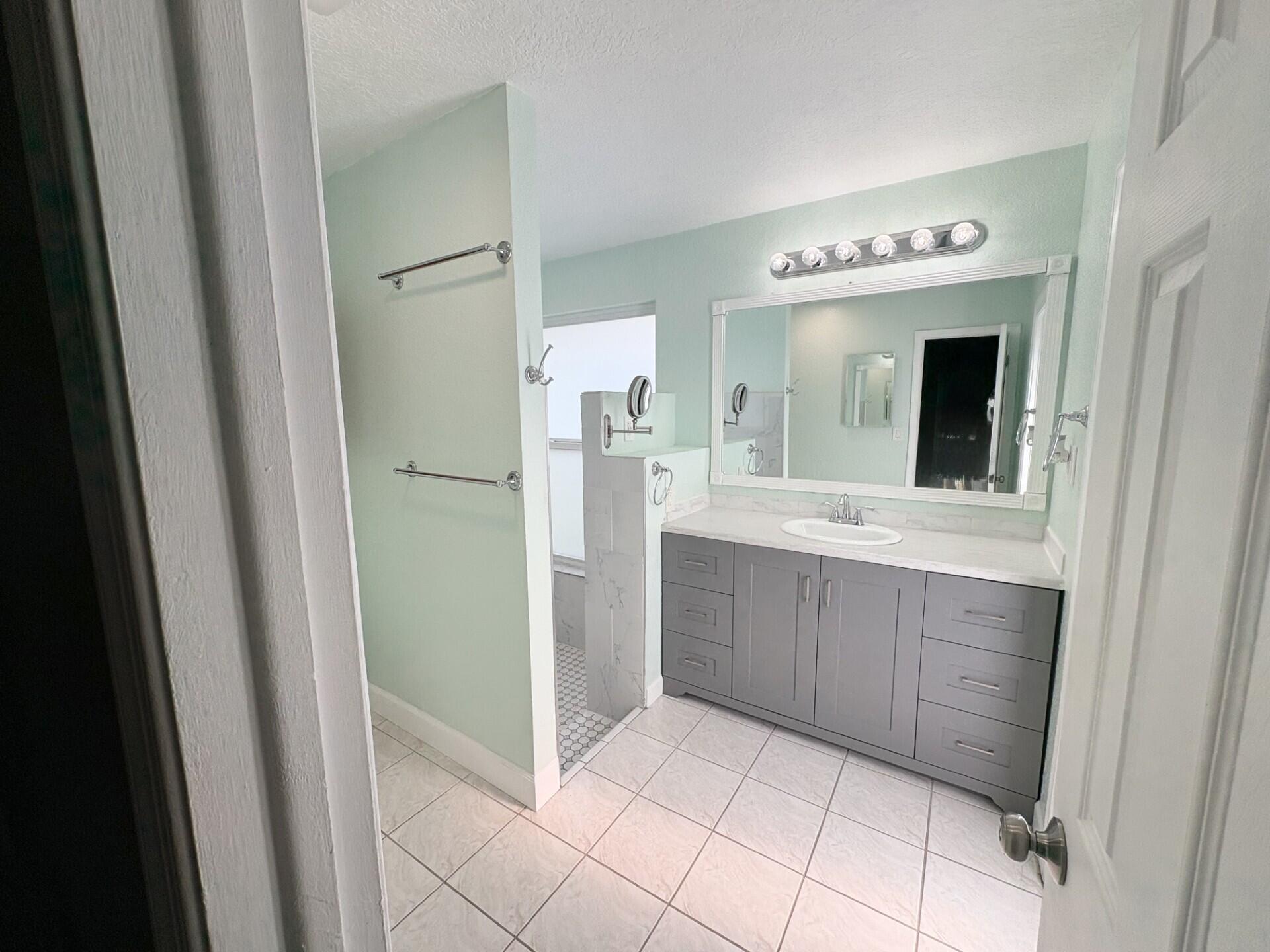 RAMBLEWOOD - Residential