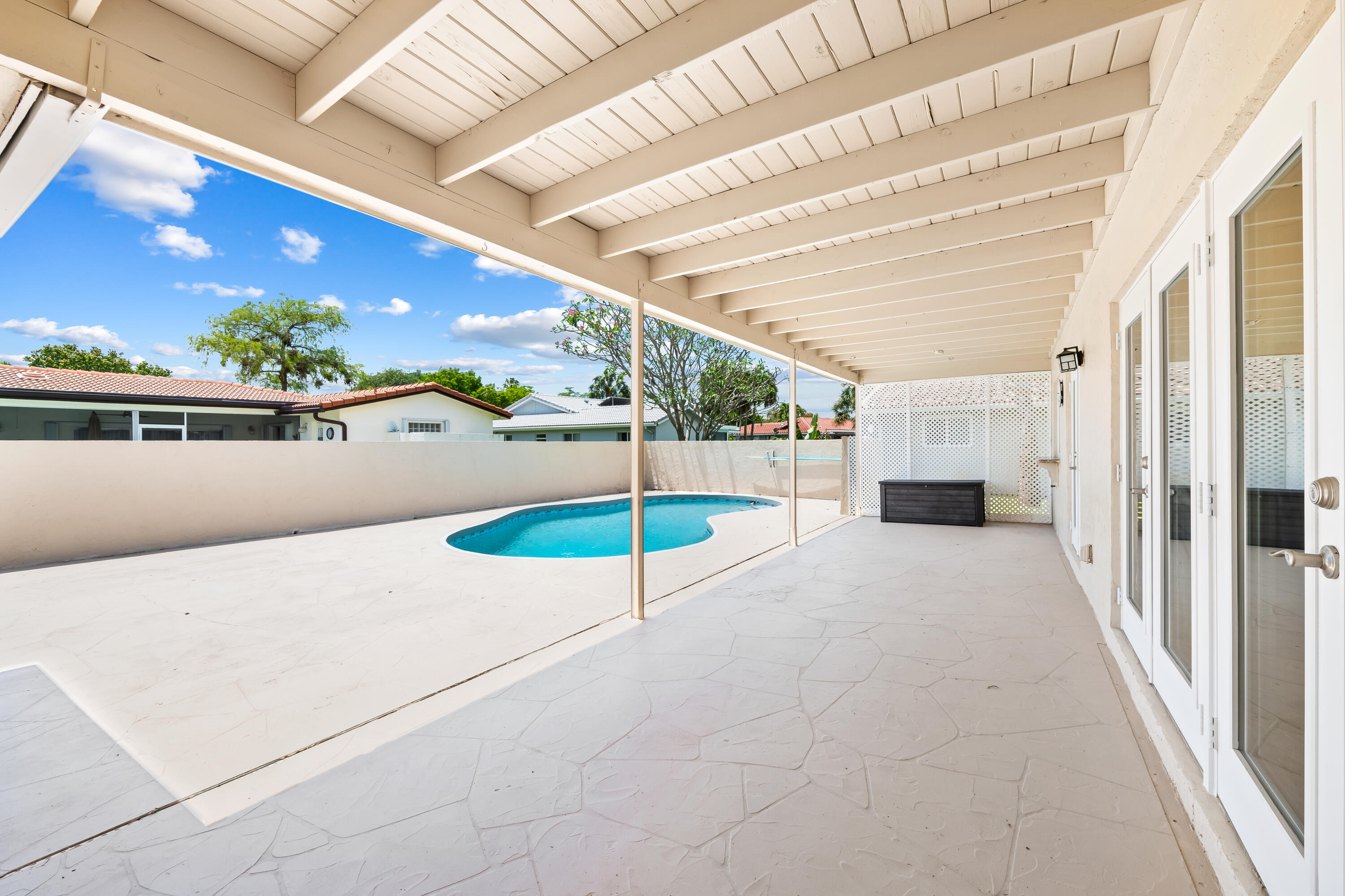 RAMBLEWOOD - Residential