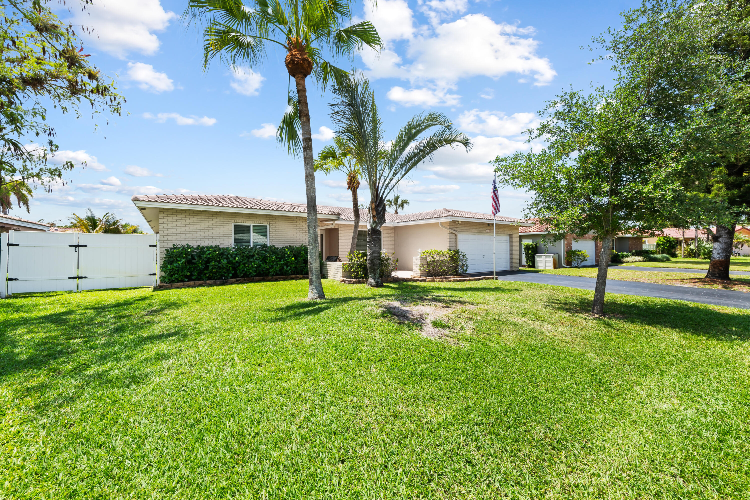 RAMBLEWOOD - Residential