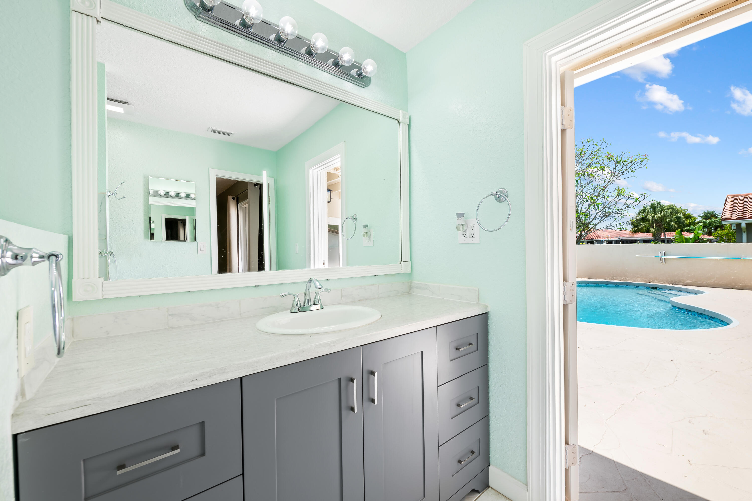 RAMBLEWOOD - Residential