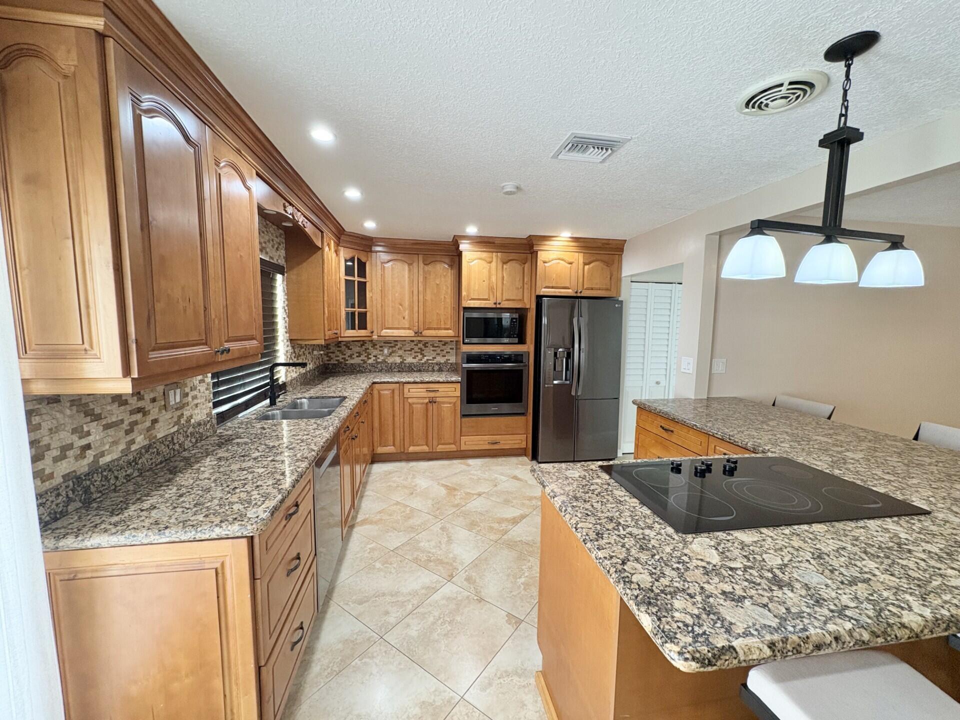 RAMBLEWOOD - Residential