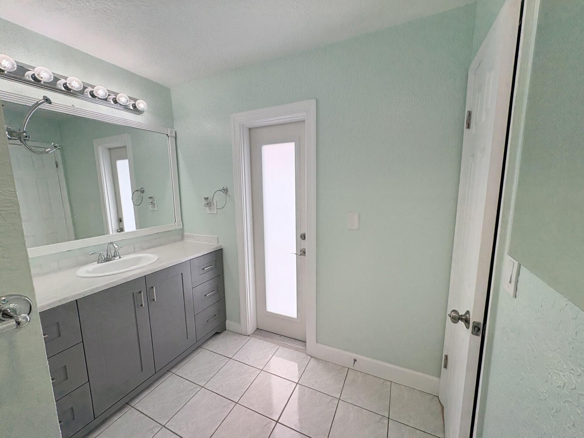 RAMBLEWOOD - Residential