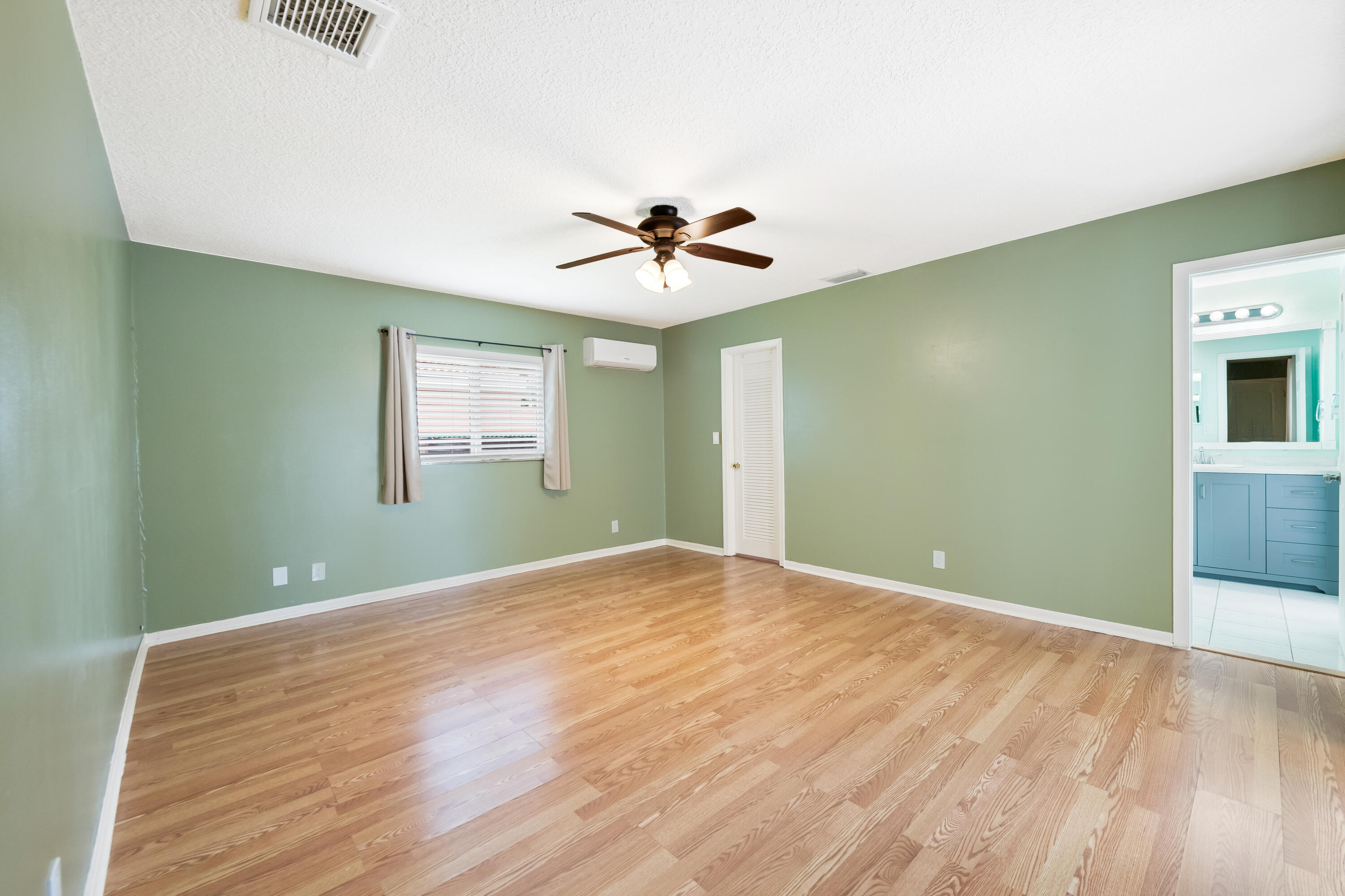 RAMBLEWOOD - Residential