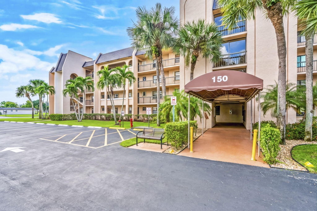 Photo of 150 LAKE NANCY Lane #219, West Palm Beach, FL 33411 (MLS # B26087159)