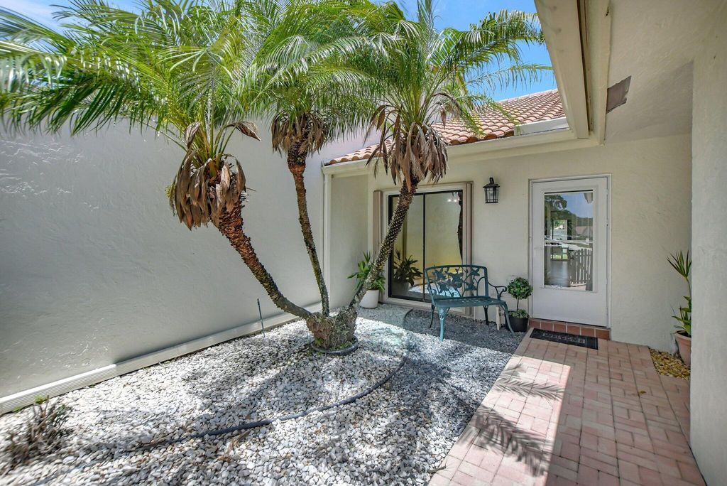 Photo of 21650 Coronado Avenue, Boca Raton, FL 33433 (MLS # R10998023)