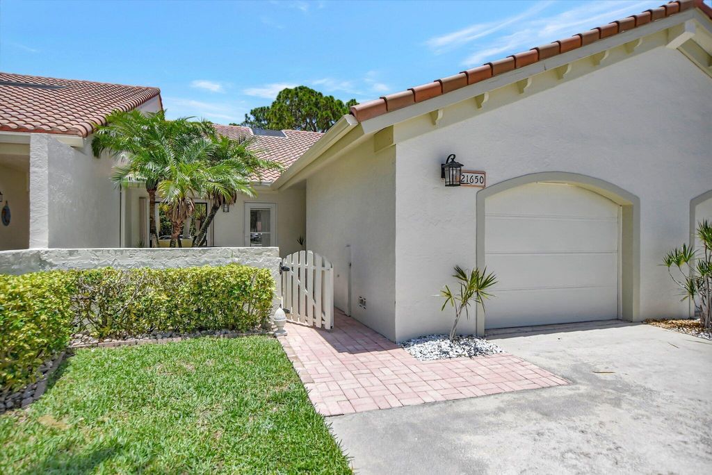 Photo of 21650 Coronado Avenue, Boca Raton, FL 33433 (MLS # R10998023)