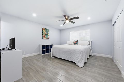 Tiny photo for 586 Laconia Circle, Lake Worth, FL 33467 (MLS # B26016109)