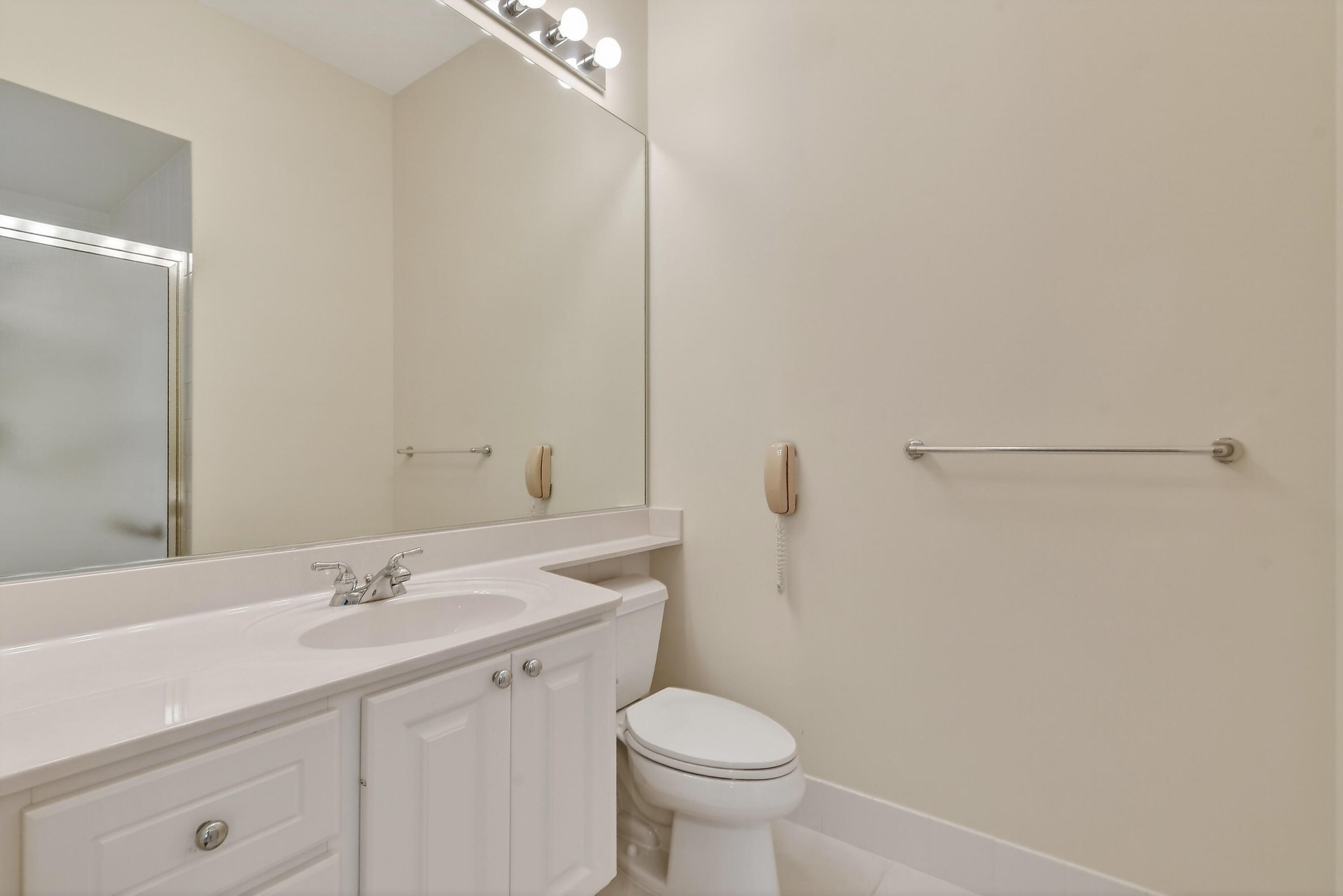 730070 Retreat Ph Single Family - Residential