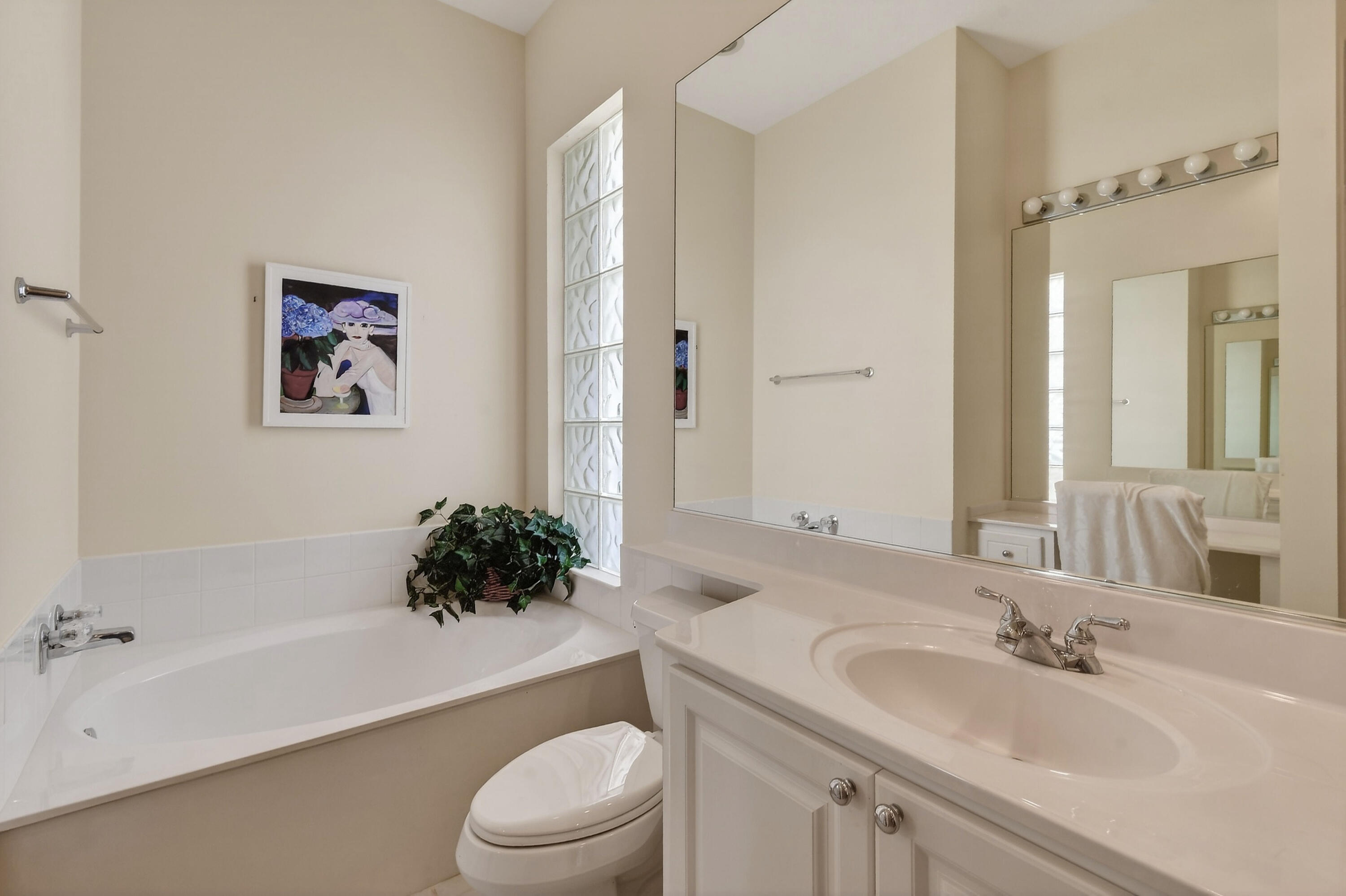 730070 Retreat Ph Single Family - Residential