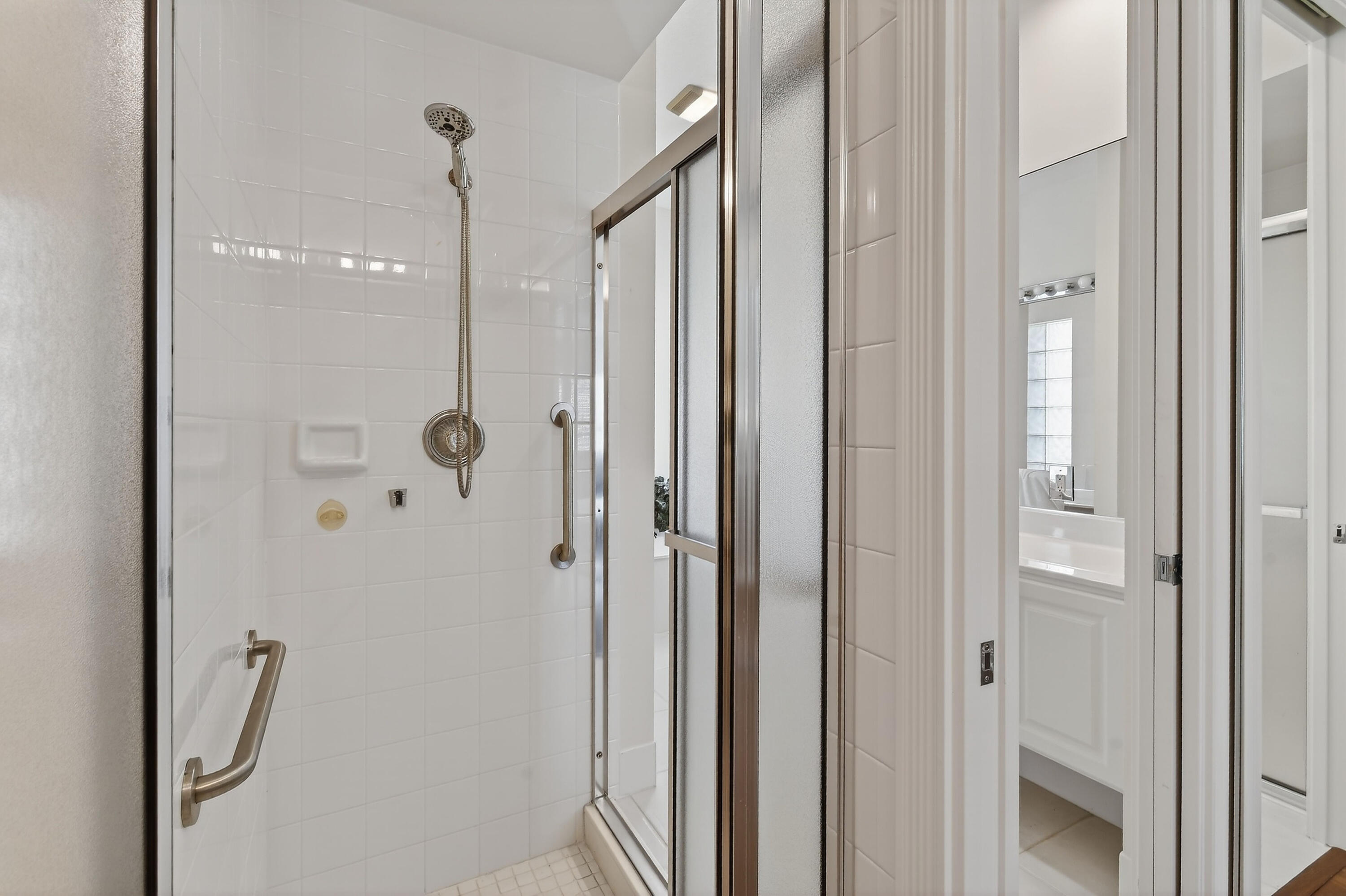 730070 Retreat Ph Single Family - Residential