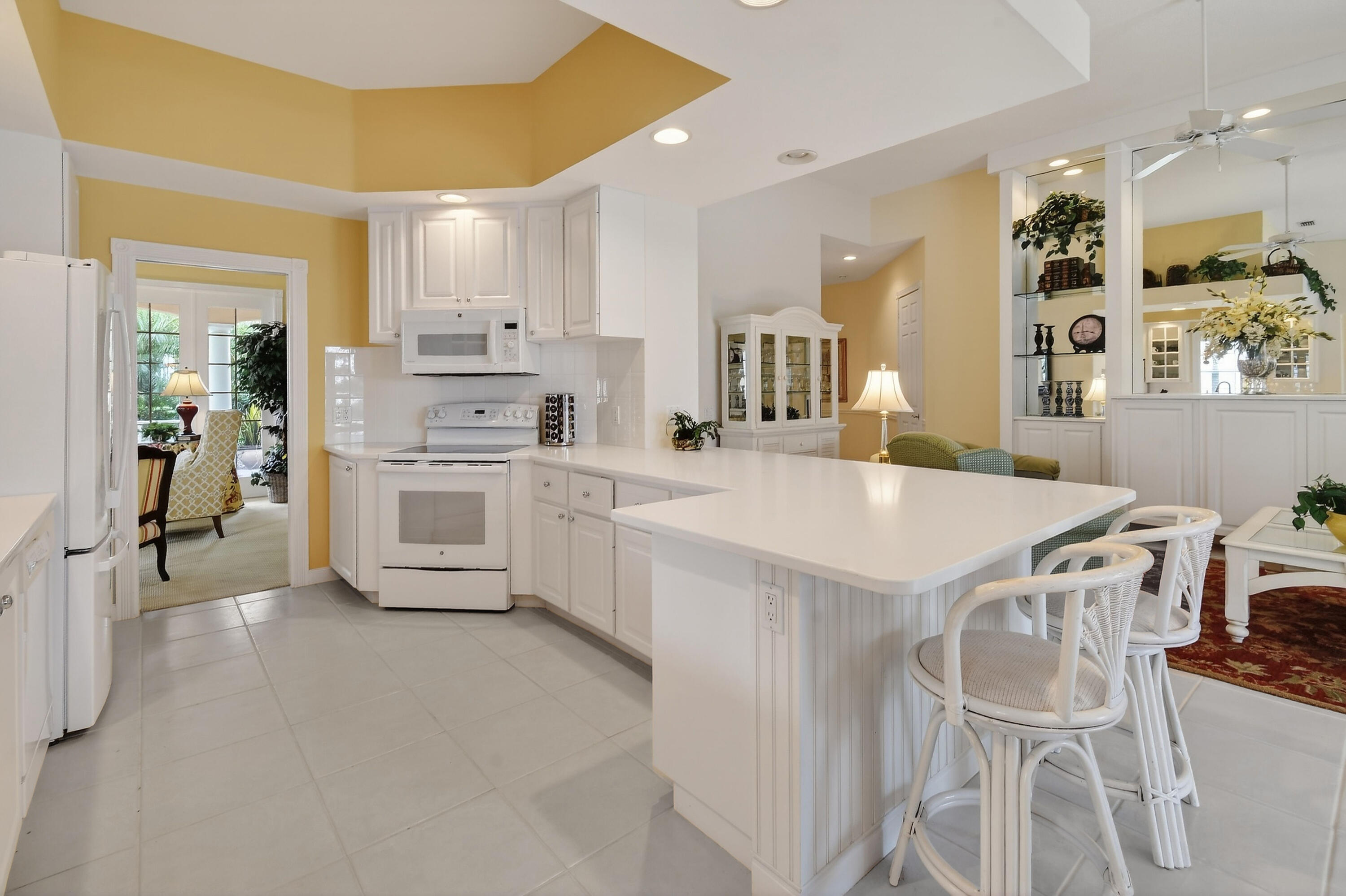 730070 Retreat Ph Single Family - Residential