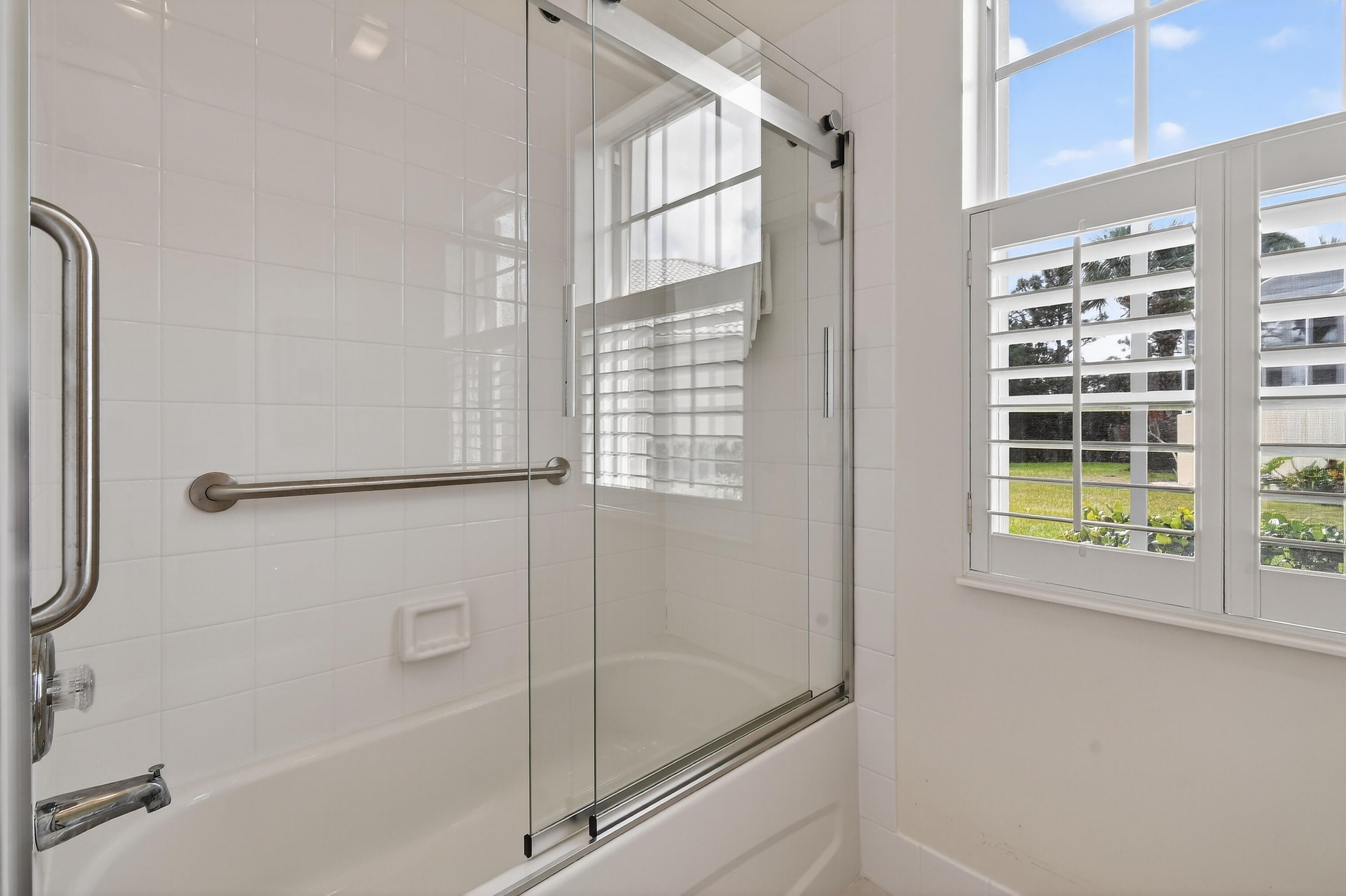 730070 Retreat Ph Single Family - Residential