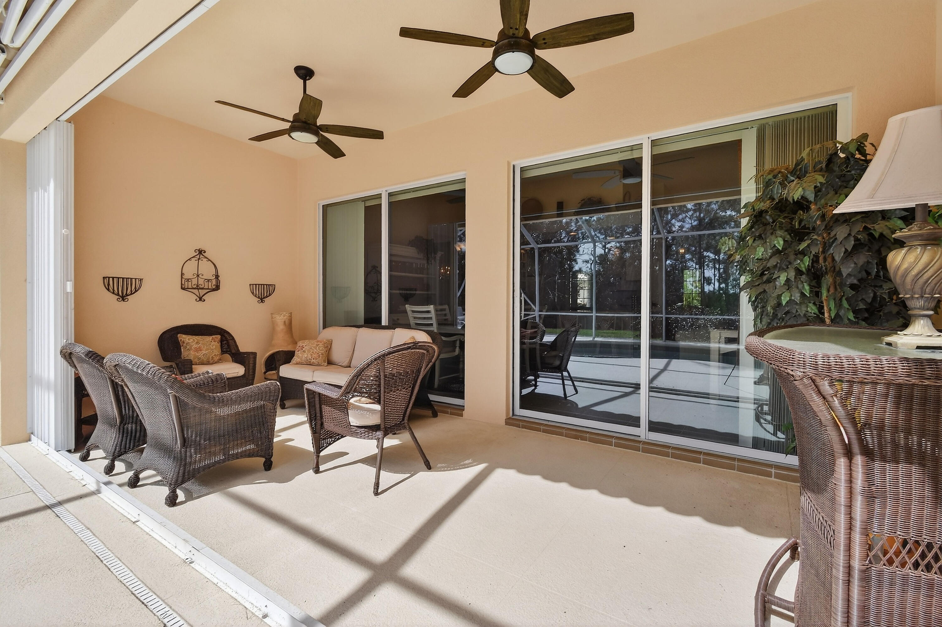 730070 Retreat Ph Single Family - Residential