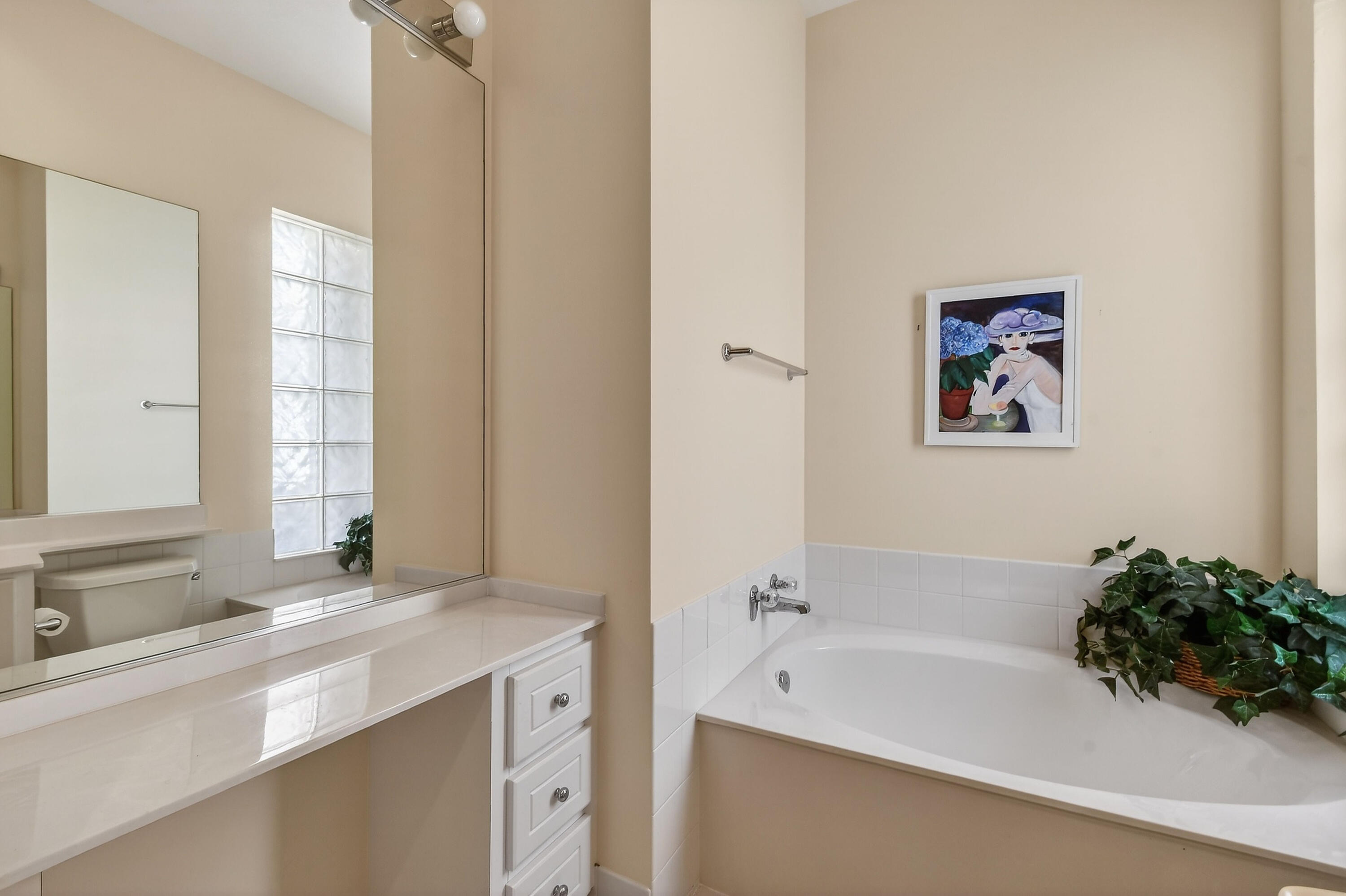 730070 Retreat Ph Single Family - Residential