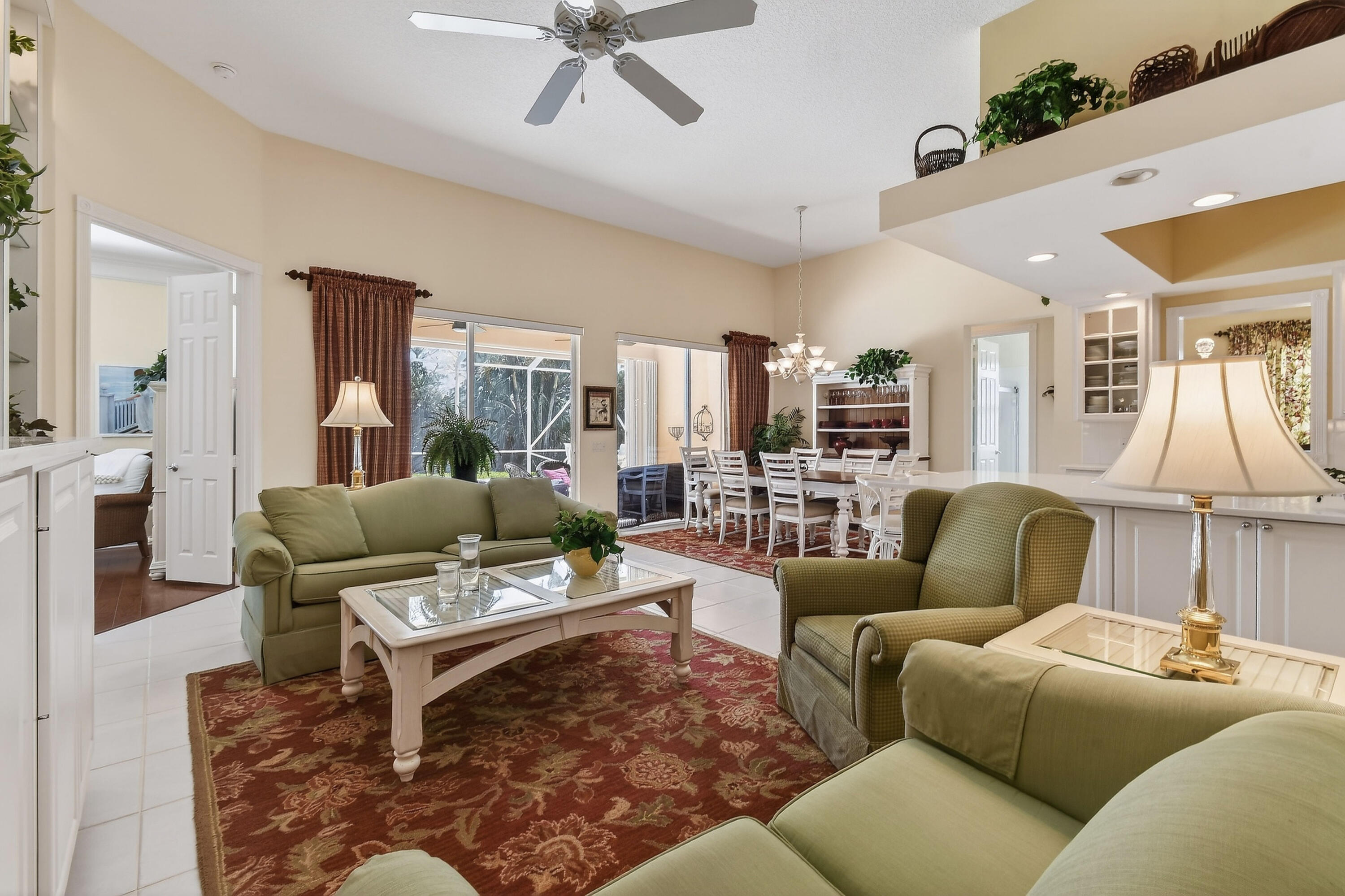 730070 Retreat Ph Single Family - Residential