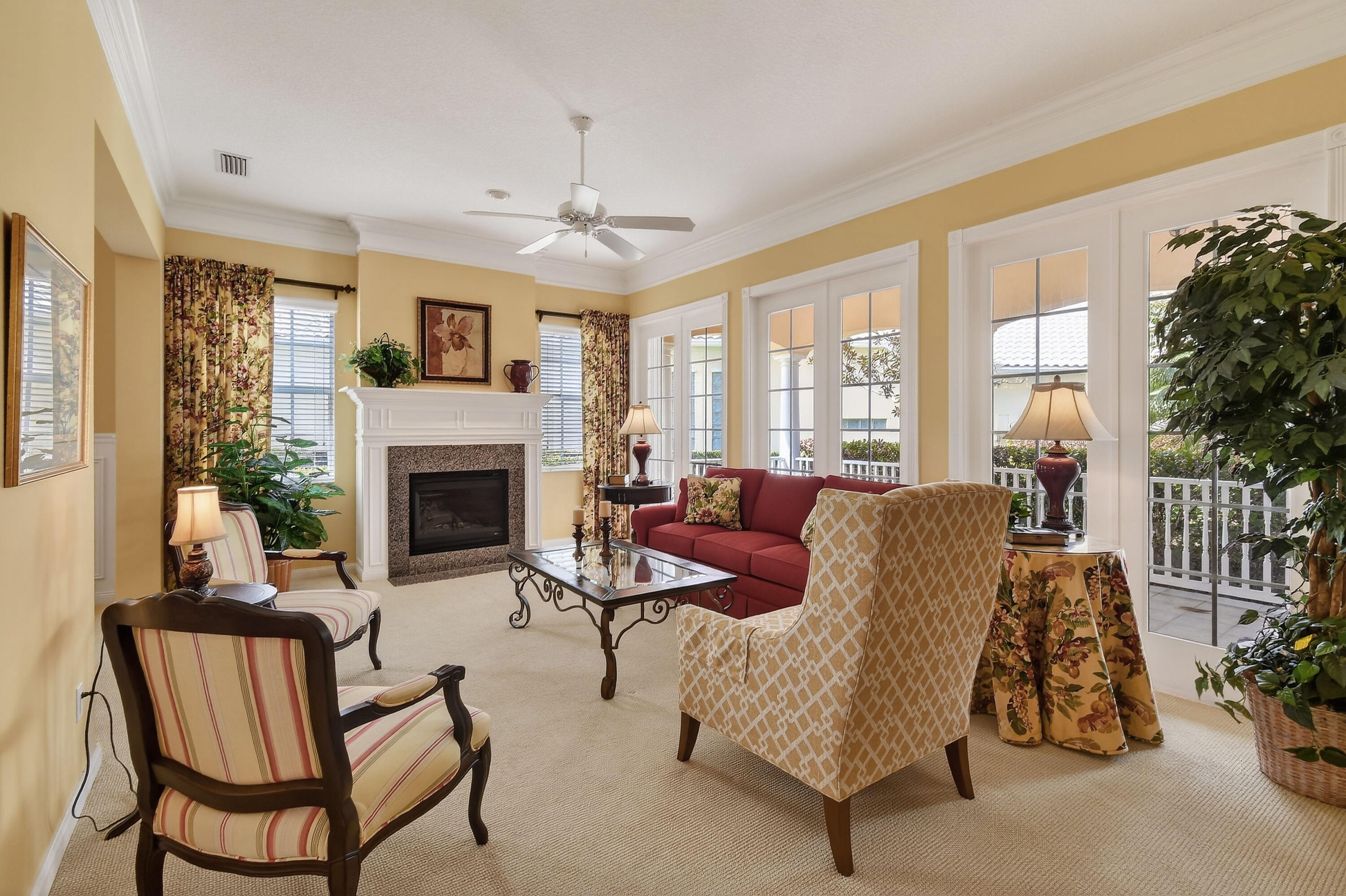 730070 Retreat Ph Single Family - Residential