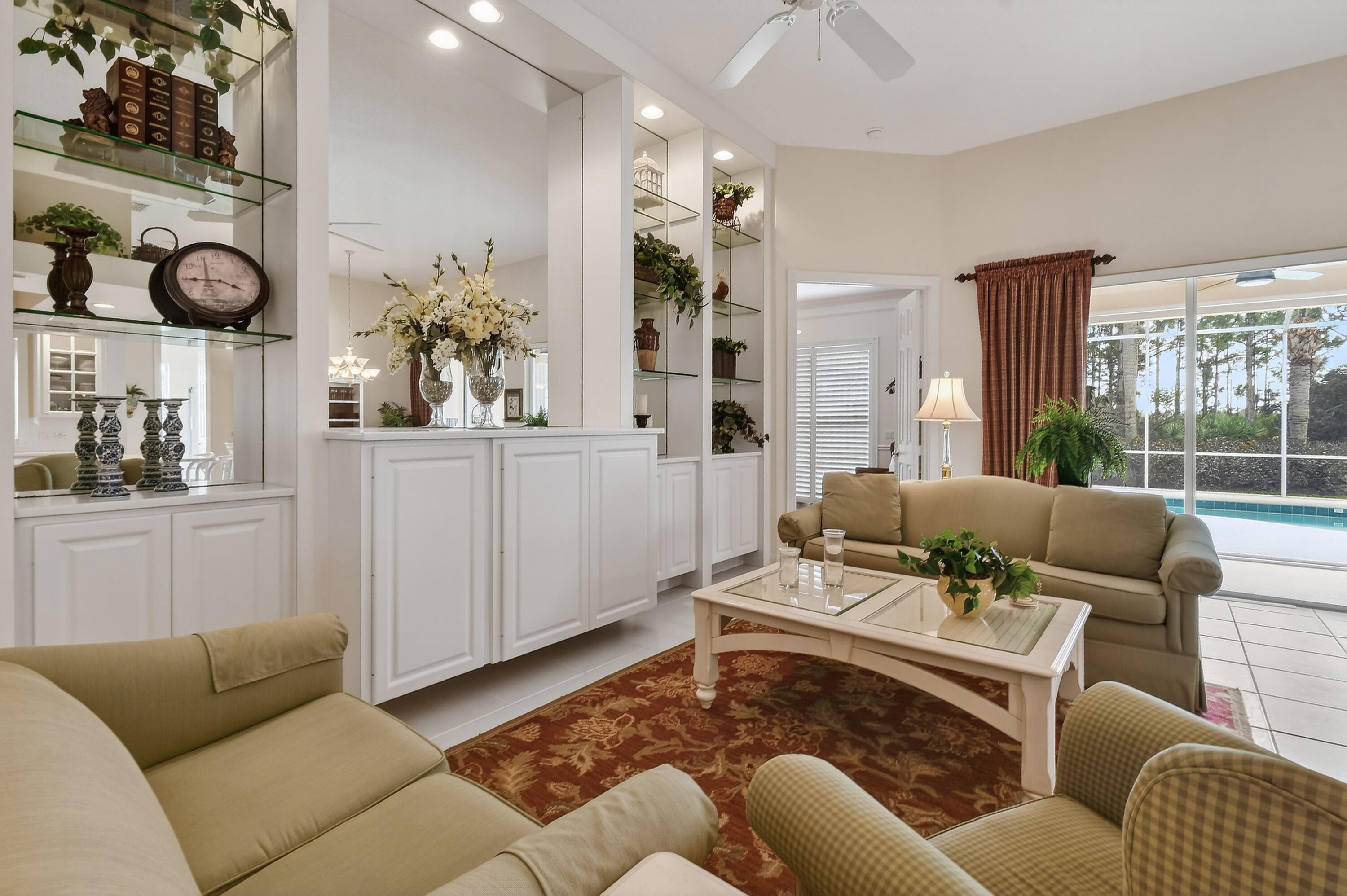 730070 Retreat Ph Single Family - Residential