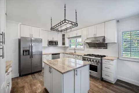 2440 8th Avenue SW, Vero Beach, FL MLS: R11074040