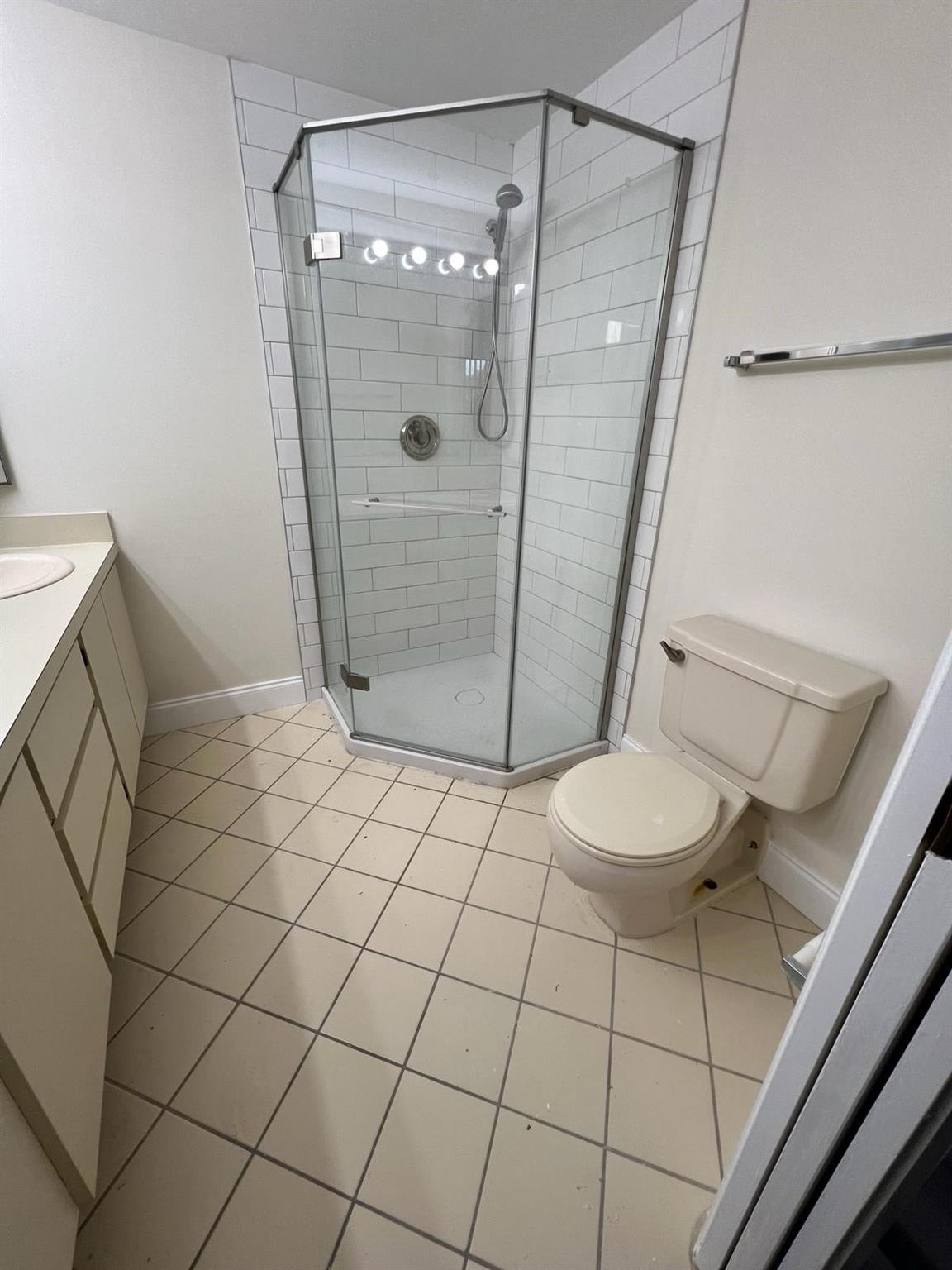 Waterside Luxury - Residential Lease