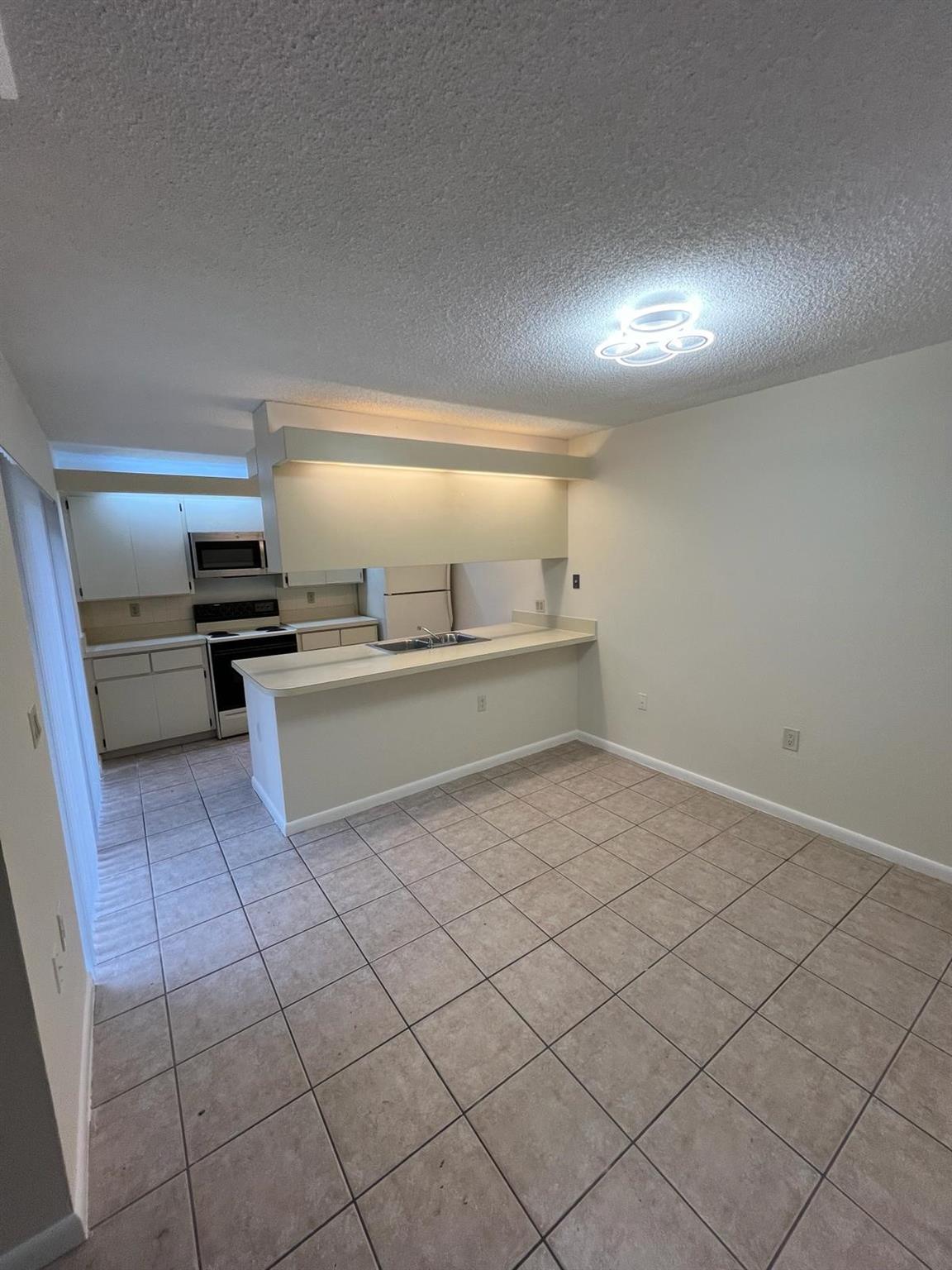 Waterside Luxury - Residential Lease