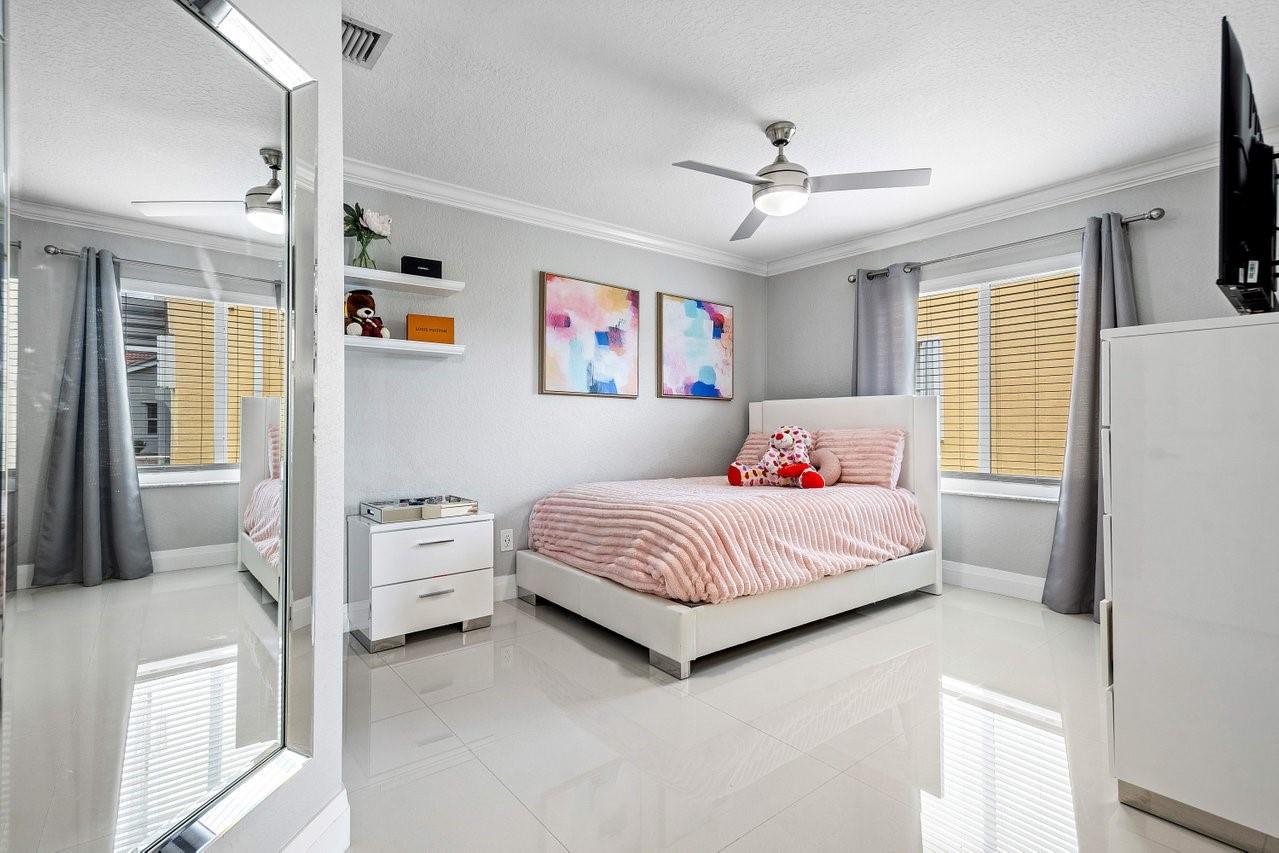 Brookside North 154-39 B - Residential