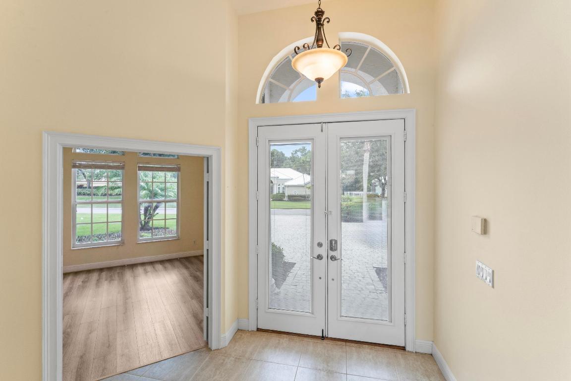 918 SW Blue Stem Way