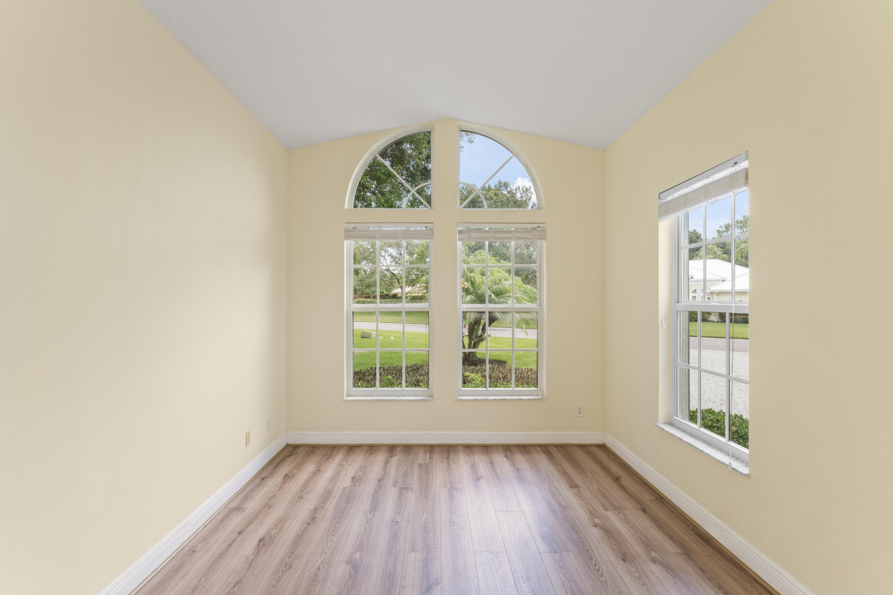 918 SW Blue Stem Way