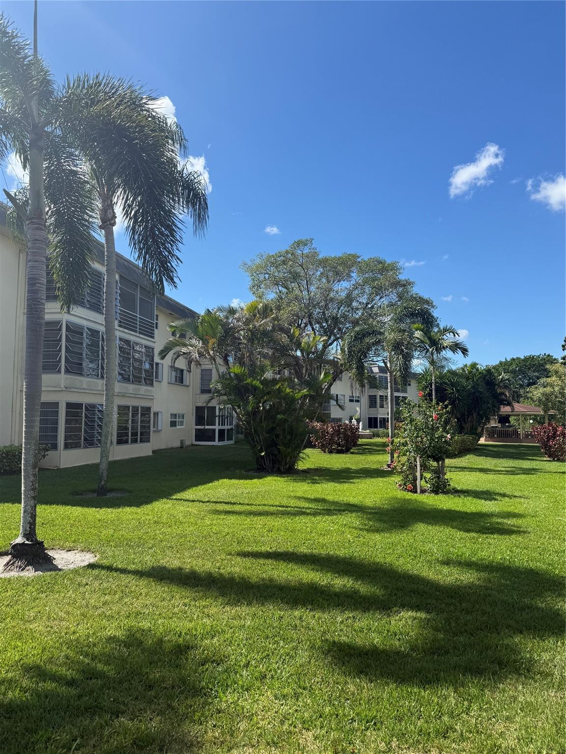 LAUDERHILL EAST - Residential