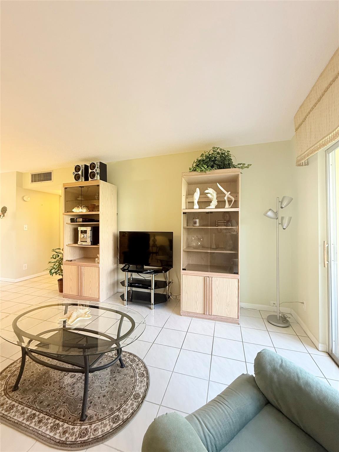 LAUDERHILL EAST - Residential
