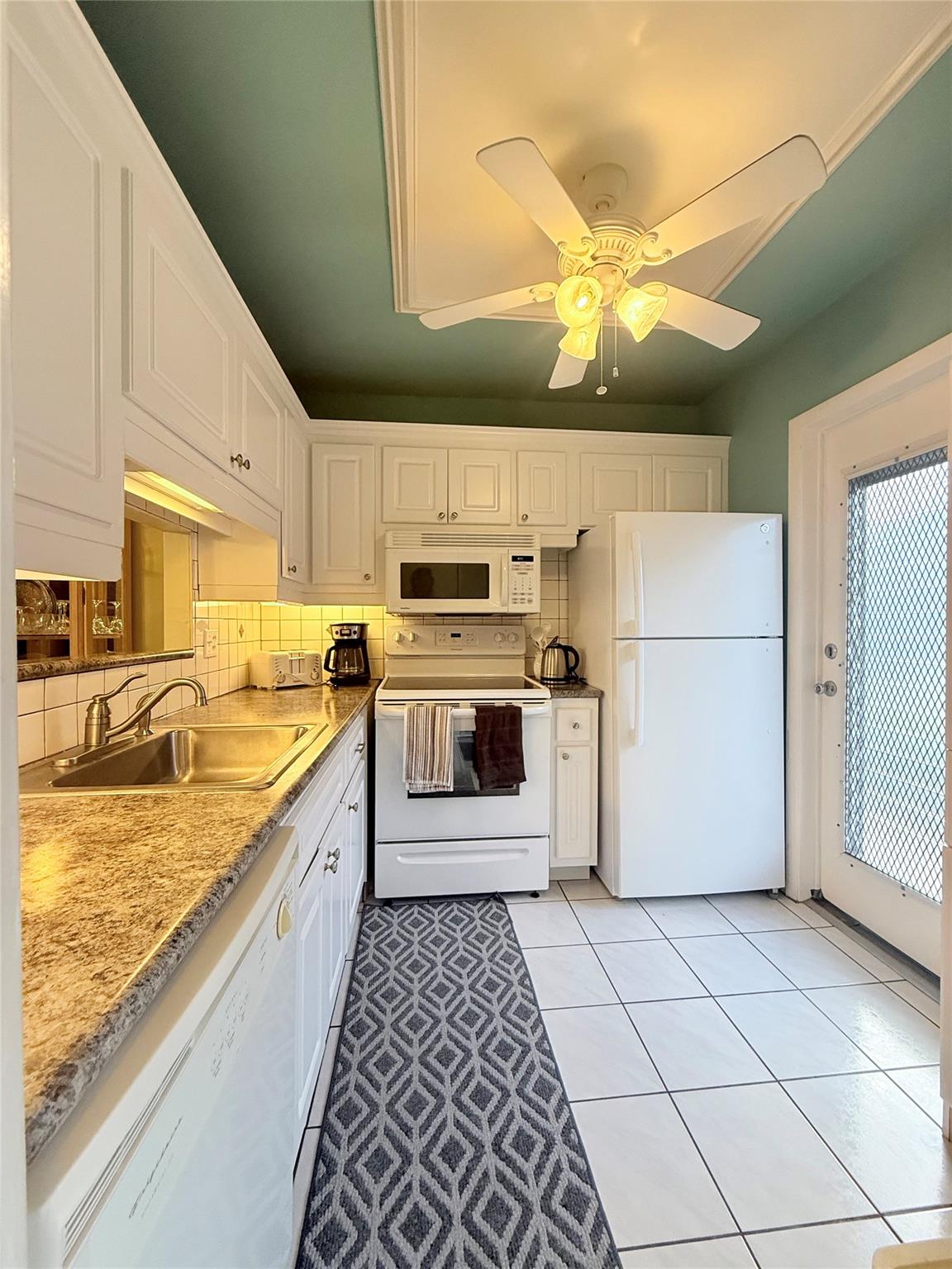 LAUDERHILL EAST - Residential