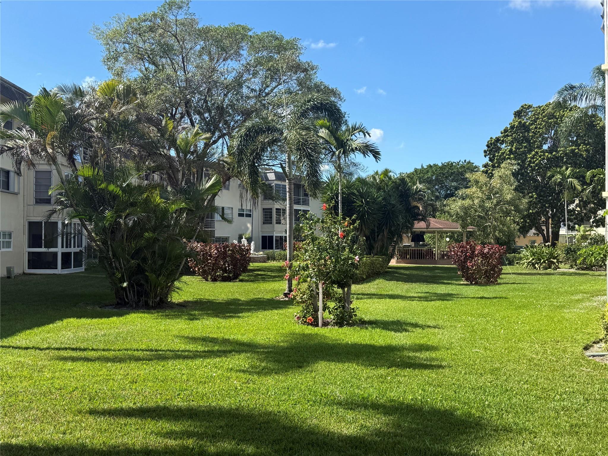 LAUDERHILL EAST - Residential