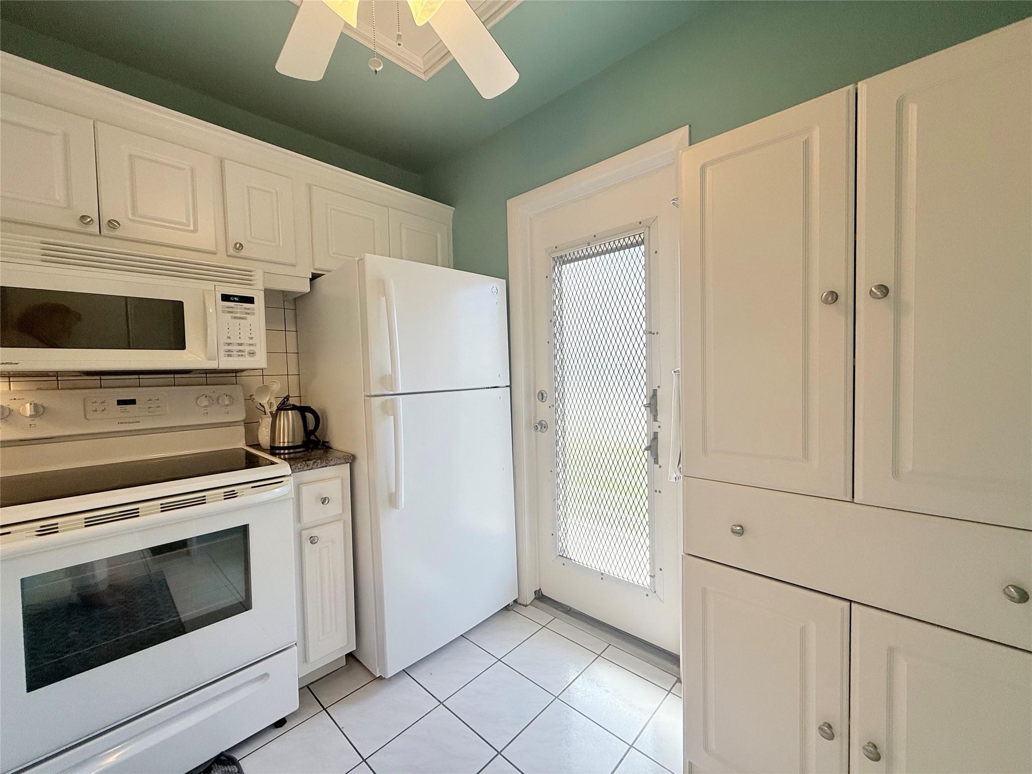 LAUDERHILL EAST - Residential