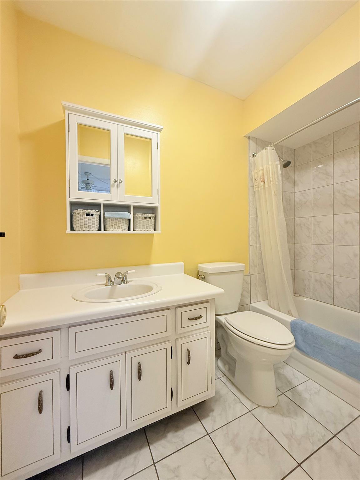 LAUDERHILL EAST - Residential