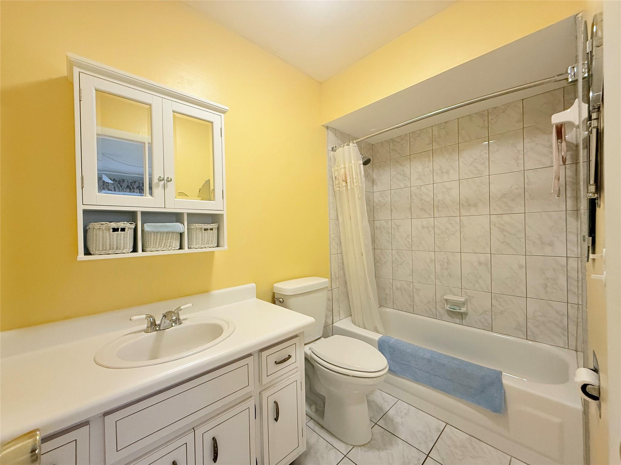 LAUDERHILL EAST - Residential