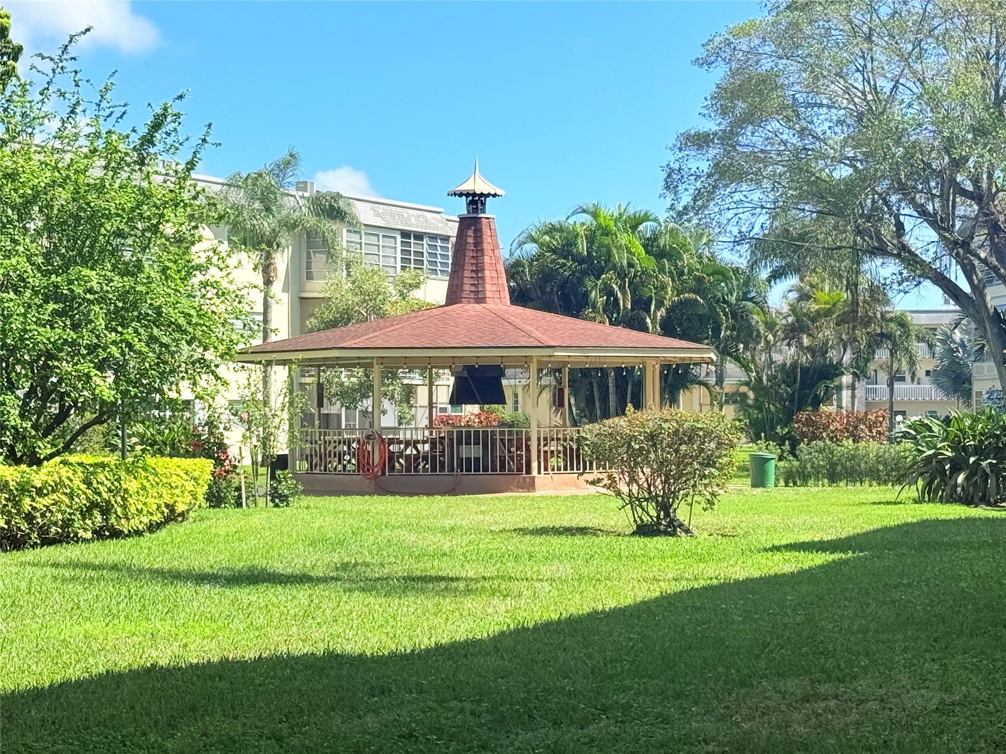 LAUDERHILL EAST - Residential