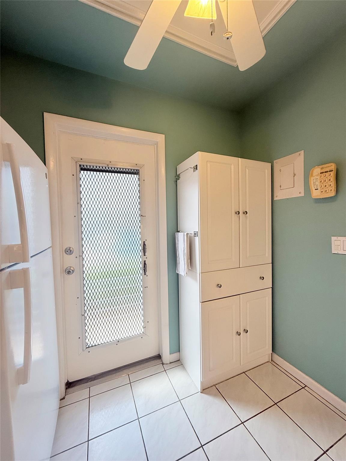 LAUDERHILL EAST - Residential
