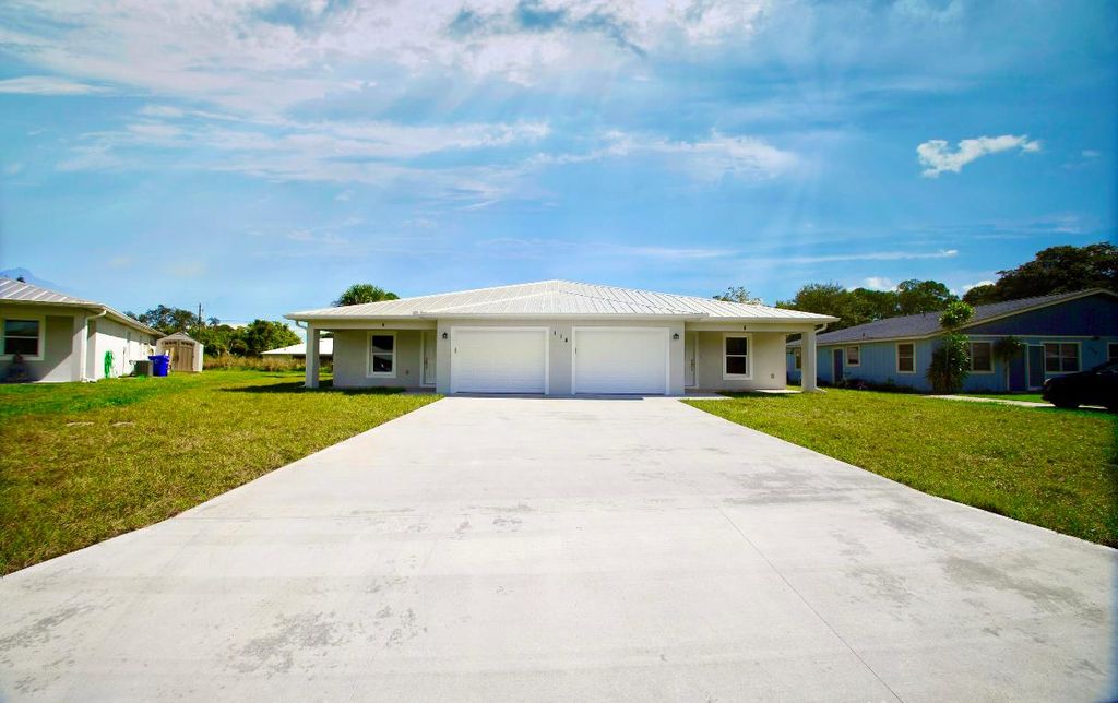 Photo of 114 Ormond Court, Sebastian, FL 32958 (MLS # R11113002)