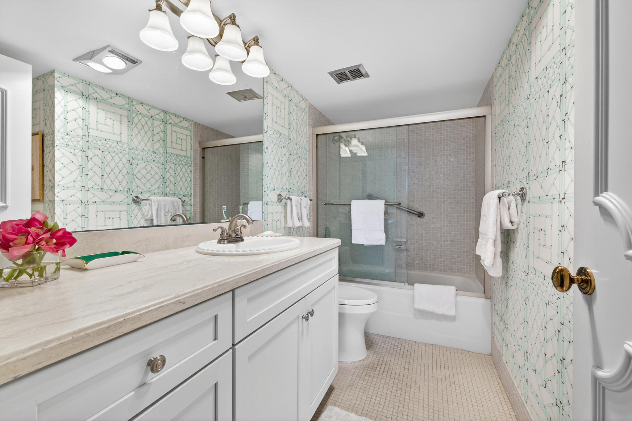 MELBORNE HOUSE CONDO - Residential