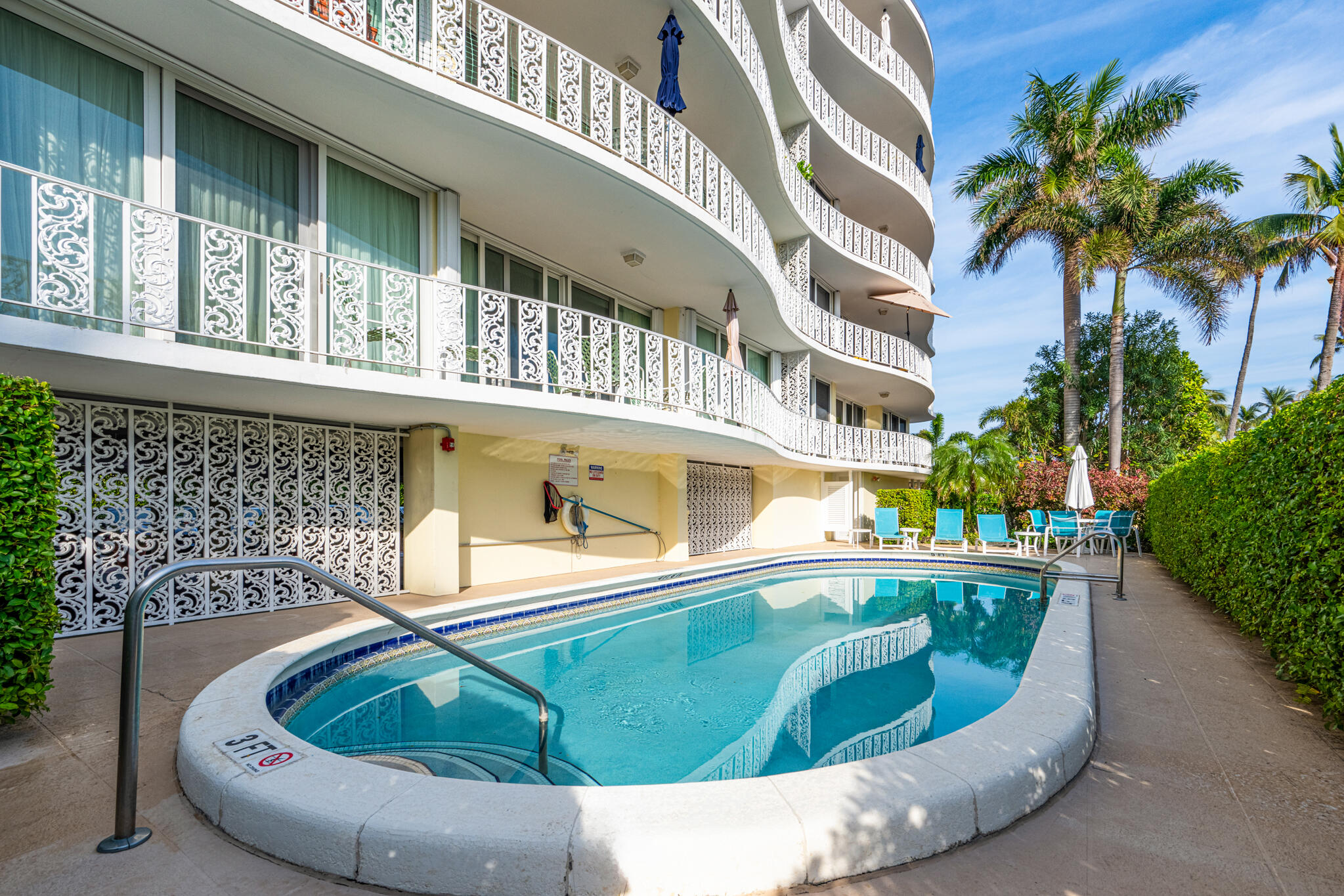 MELBORNE HOUSE CONDO - Residential