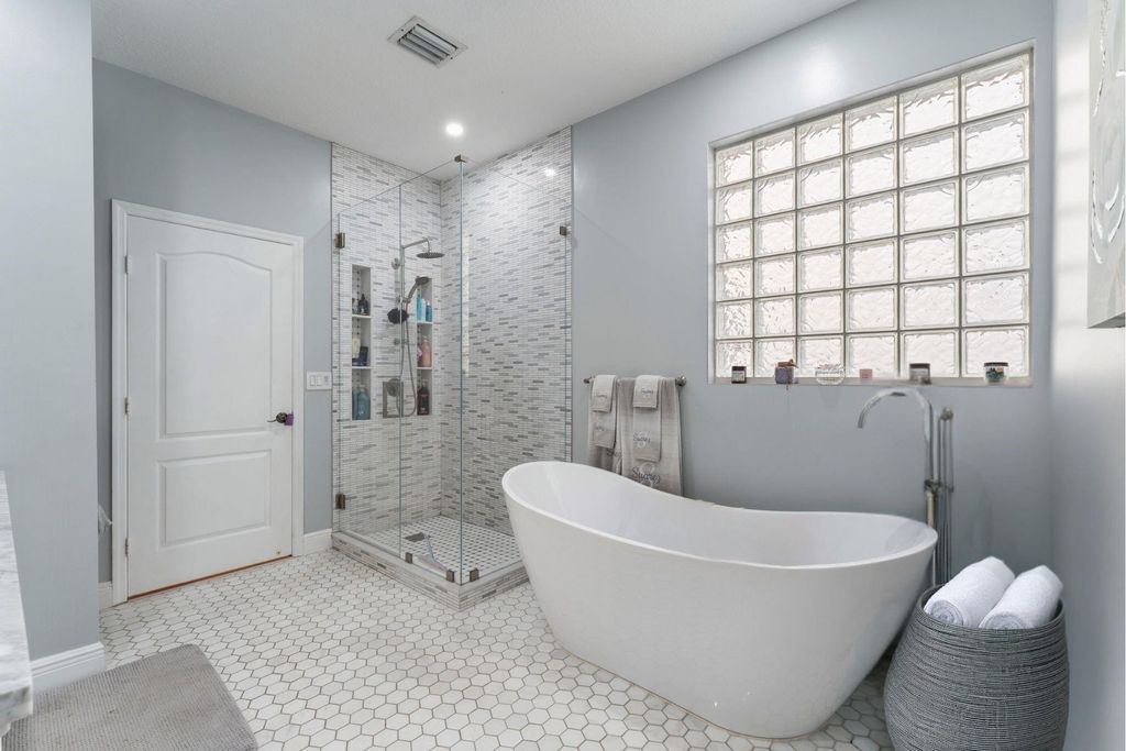 Photo of 19452 SW 68th Street, Pembroke Pines, FL 33332 (MLS # F10515281)