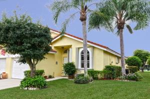 EXCELLENT SCHOOL DISTRICT! PARK VISTA HIGH SCHOOL IS RIGHT ACROSS THE STREET.THIS SUPERIOR 3/2 ONE CAR GARAGE VILLA HAS IT ALL.. COMPLETELY REMODELED AND VERY SPACIOUS.BASIC CABLE IS INCLUDED. AMENITIES INCLUDE COMMUNITY POOL, BASKETBALL & SAND VOLLEYBALL . THERE ARE WINDING LAKES EVERYWHERE. COME SEE IT TODAY! EXCELLENT SCHOOL DISTRICT! COME SEE IT​​‌​​​​‌​‌​​​‌‌​​​‌‌‌​​‌​​‌‌​​​​ TODAY!