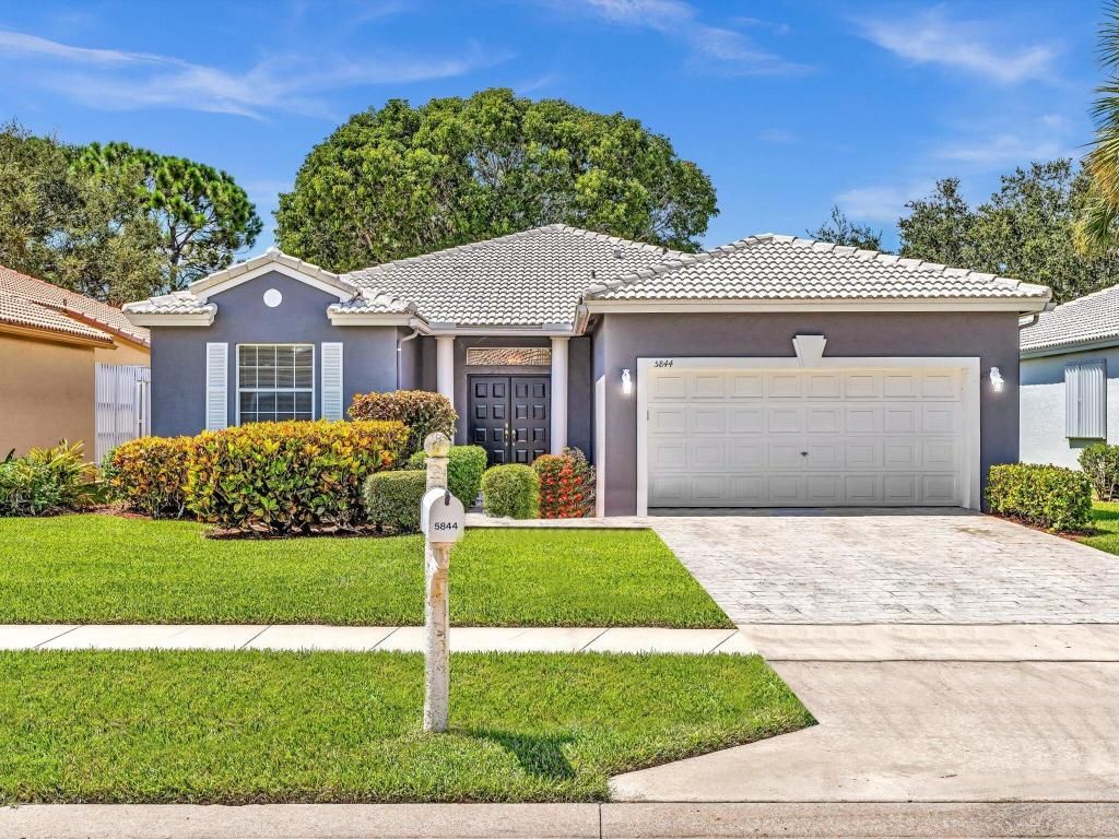 Photo of 5844 Seashell Terrace, Boynton Beach, FL 33437 (MLS # R11097821)